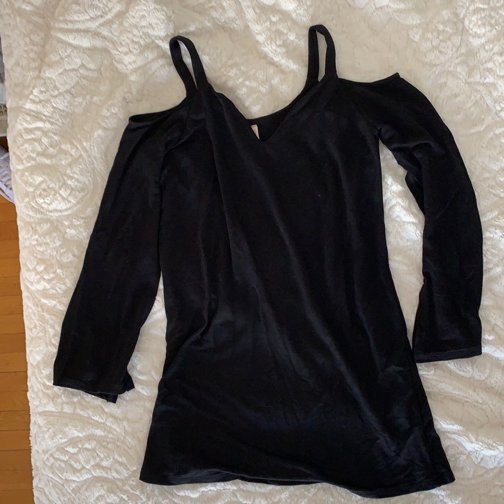 NWT Lanston black dress. Cold shoulder and cozy material
